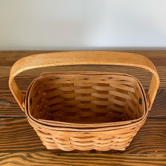 Longaberger Single Handle Basket- factory sample - Picture 7 of 7